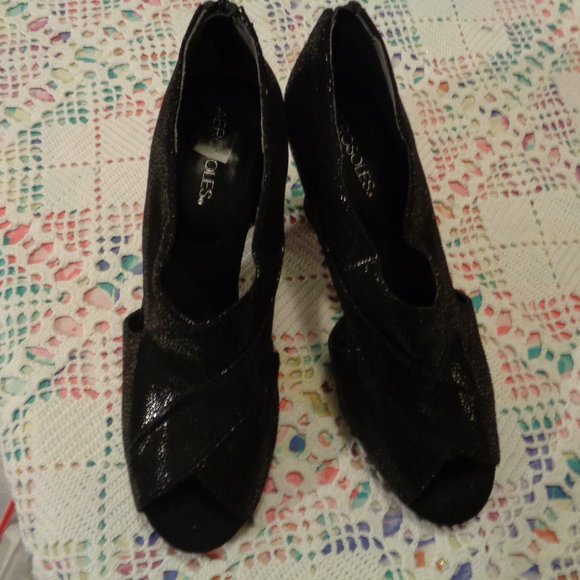 PINUP AESTHETIC RETRO ST ARESOLES SEMI SHINE PATTERN CLOTHE ZIP UP PUMP … - Picture 2 of 9